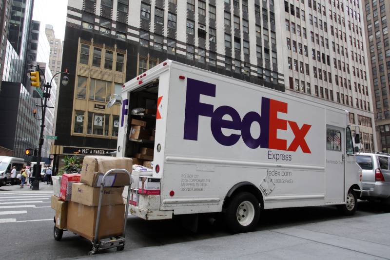 Hundreds of Vape Companies Urge FedEx to Reverse Shipping